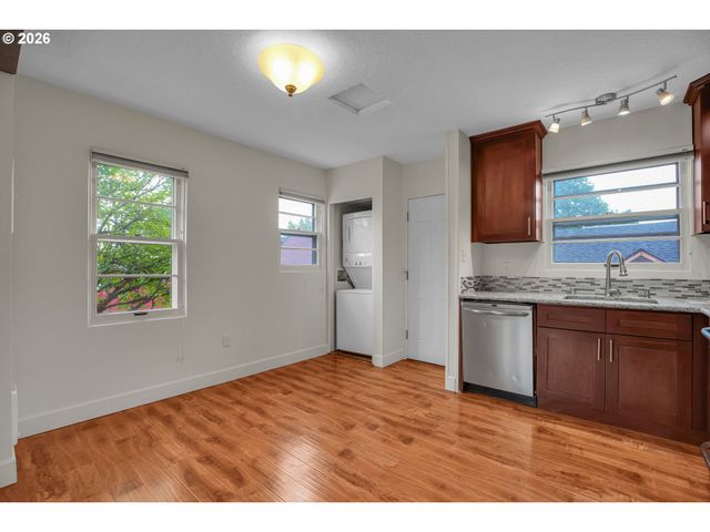 2012 E 33RD St, Vancouver, WA 98663
