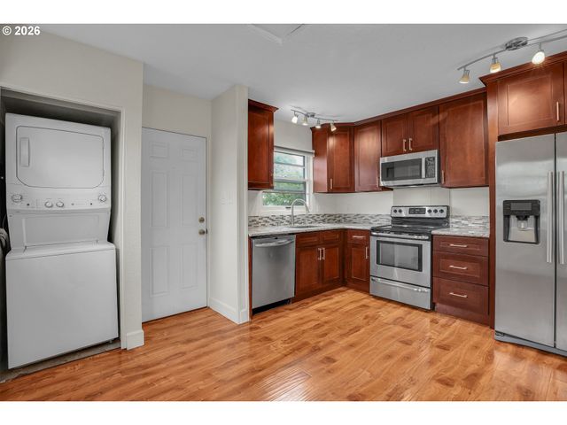 2012 E 33RD St, Vancouver, WA 98663