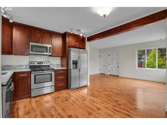 2012 E 33RD St, Vancouver, WA 98663