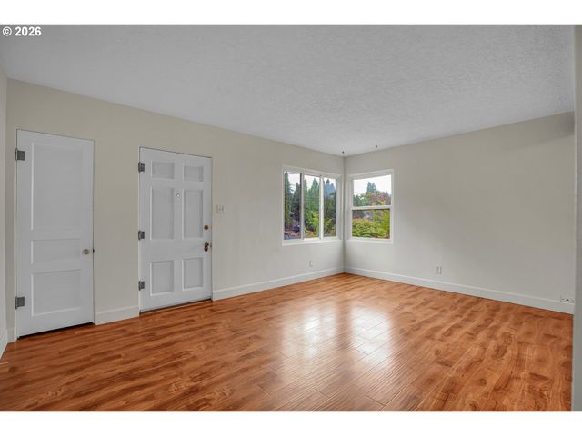 2012 E 33RD St, Vancouver, WA 98663