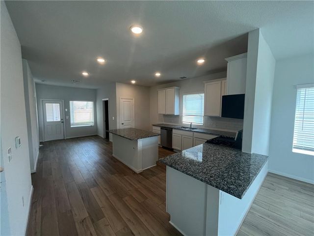 196 Zion DR, Kyle, TX 78640