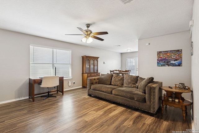 8919 Kestrel Oak, Converse, TX 78109