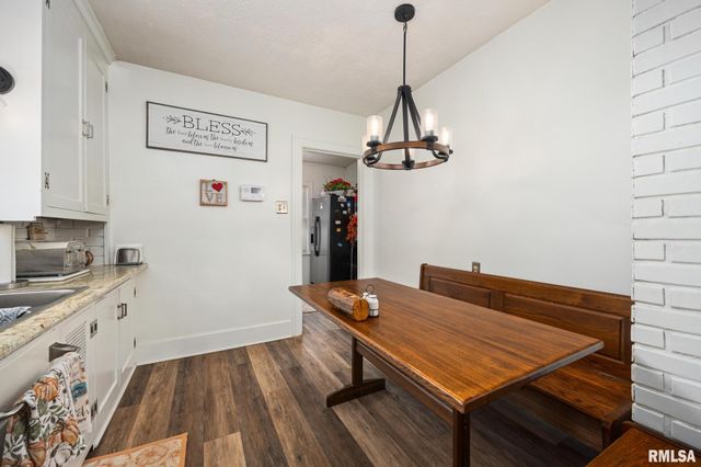 2617 W KENWOOD Avenue, West Peoria, IL 61604