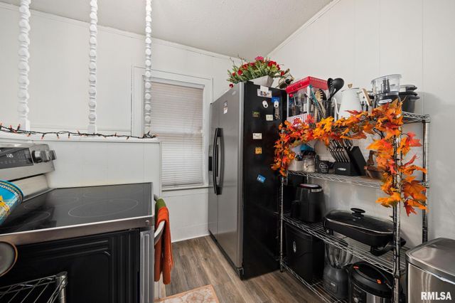 2617 W KENWOOD Avenue, West Peoria, IL 61604