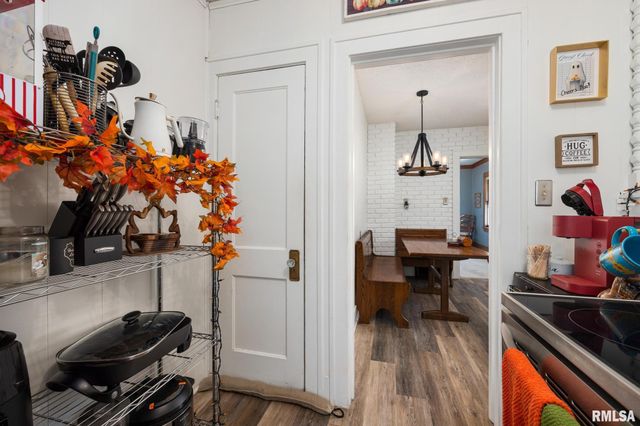 2617 W KENWOOD Avenue, West Peoria, IL 61604