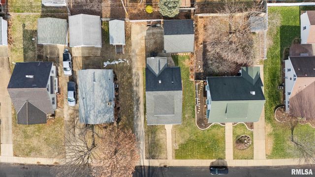 2617 W KENWOOD Avenue, West Peoria, IL 61604