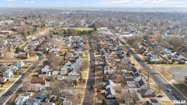 2617 W KENWOOD Avenue, West Peoria, IL 61604