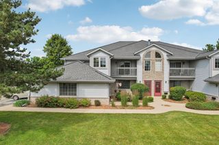 827 Quinlan DRIVE #E, Pewaukee, WI 53072