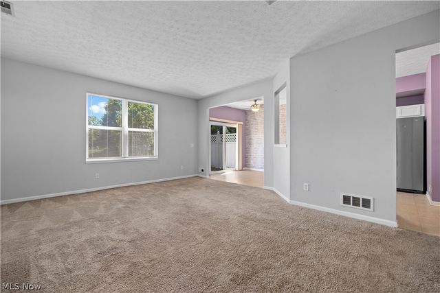 29026 Pembrooke Boulevard, Olmsted Falls, OH 44138
