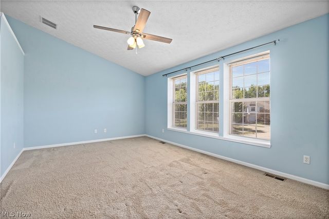 29026 Pembrooke Boulevard, Olmsted Falls, OH 44138