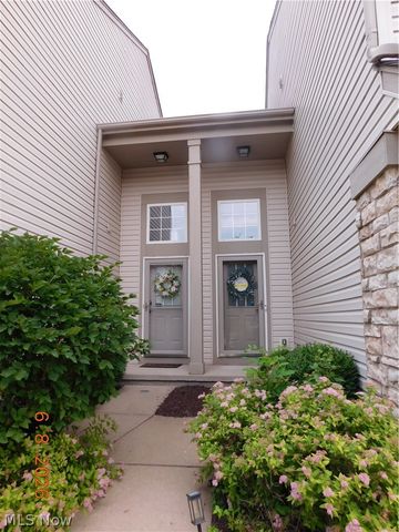 29026 Pembrooke Boulevard, Olmsted Falls, OH 44138