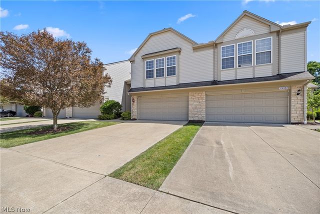 29026 Pembrooke Boulevard, Olmsted Falls, OH 44138