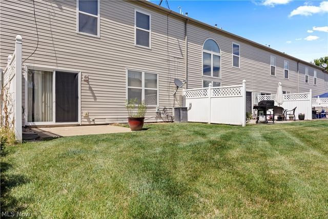 29026 Pembrooke Boulevard, Olmsted Falls, OH 44138