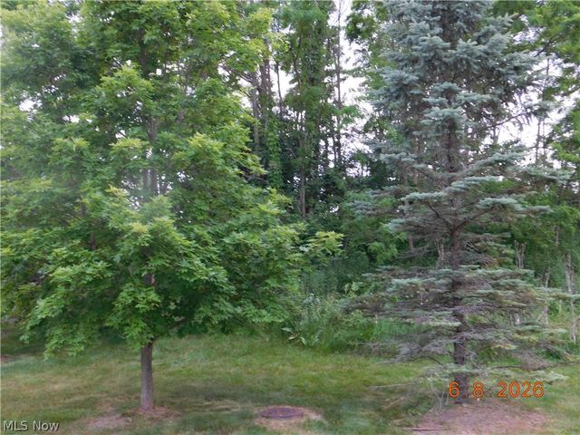 29026 Pembrooke Boulevard, Olmsted Falls, OH 44138
