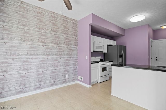 29026 Pembrooke Boulevard, Olmsted Falls, OH 44138