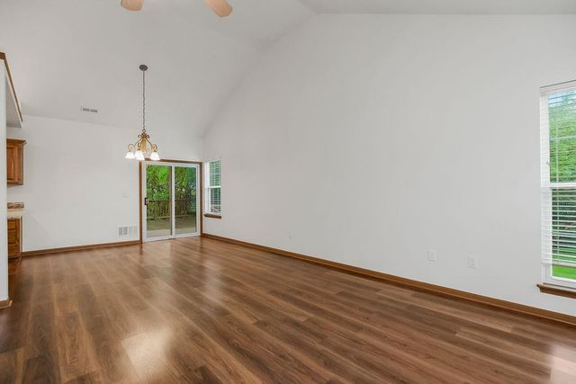 525 S Dyer Street, Odessa, MO 64076