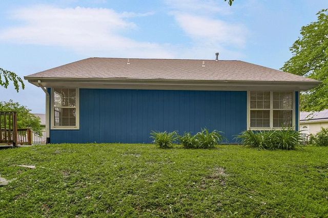 525 S Dyer Street, Odessa, MO 64076