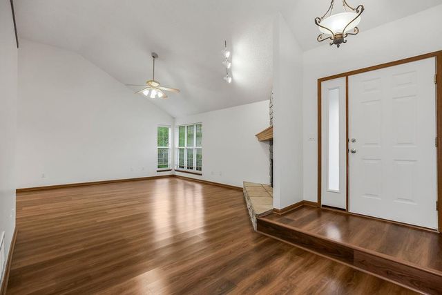 525 S Dyer Street, Odessa, MO 64076