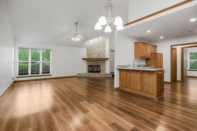 525 S Dyer Street, Odessa, MO 64076