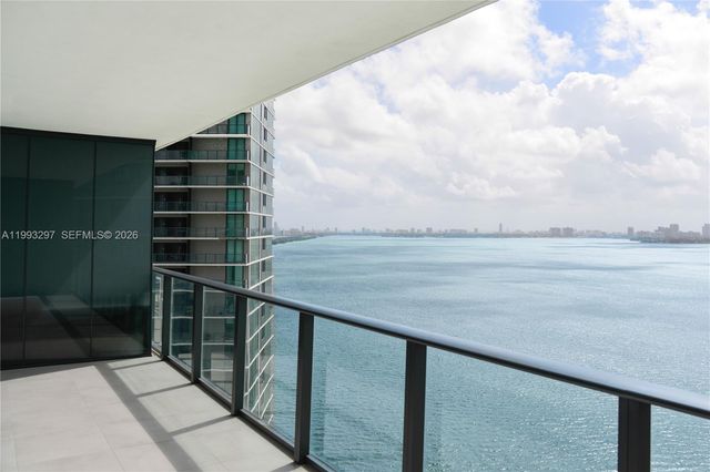 650 NE 32nd St 2104, Miami, FL 33137