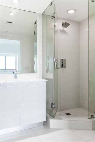 650 NE 32nd St 2104, Miami, FL 33137