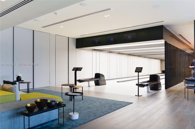 650 NE 32nd St 2104, Miami, FL 33137