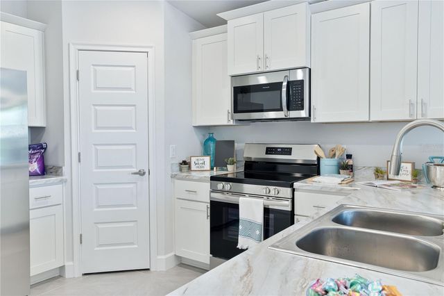 1841 N ROBERTS TRAIL, Bell, FL 32619