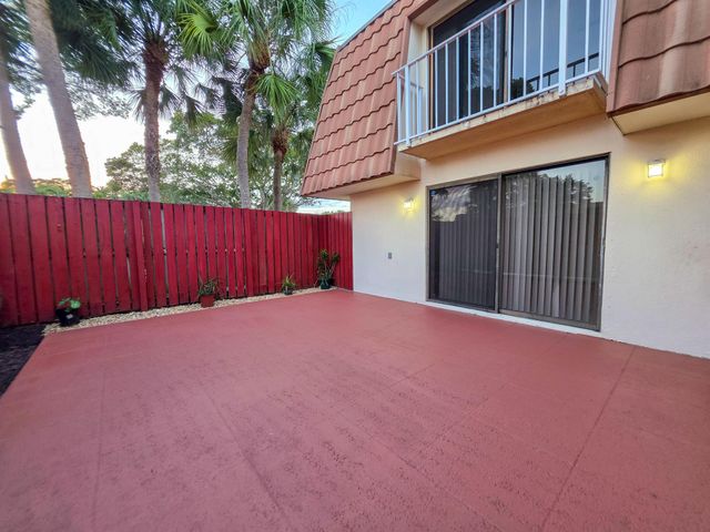 832 Blue Ridge Circle, West Palm Beach, FL 33409