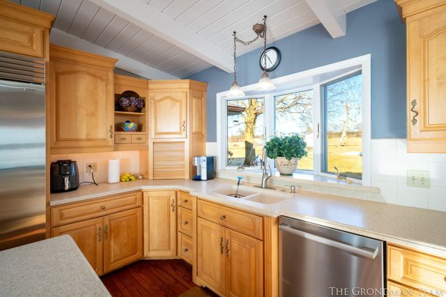 10303 Orchard Lane, Lakeview, MI 48850