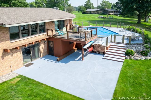 10303 Orchard Lane, Lakeview, MI 48850