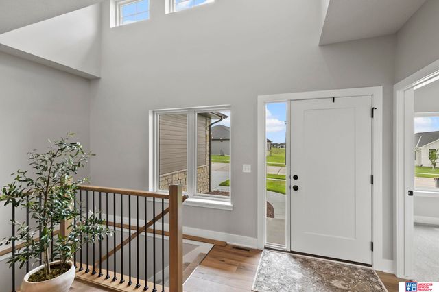 7630 Ponce Drive, Lincoln, NE 68516