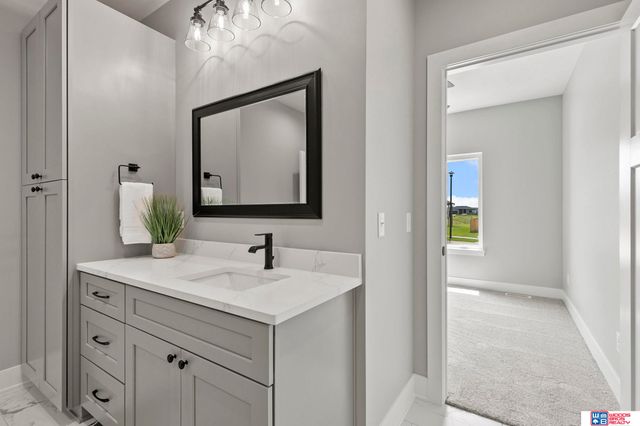 7630 Ponce Drive, Lincoln, NE 68516