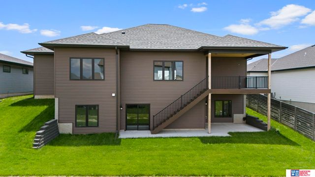 7630 Ponce Drive, Lincoln, NE 68516
