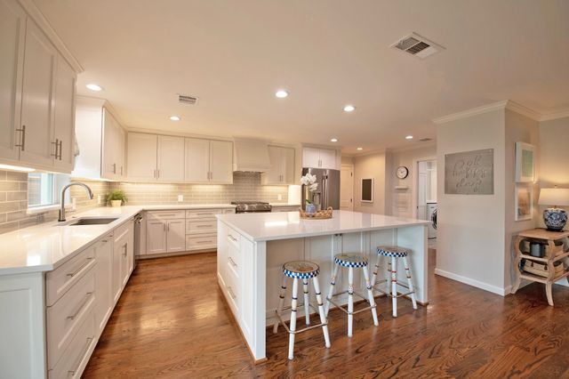 4054 Boca Bay Drive, Dallas, TX 75244