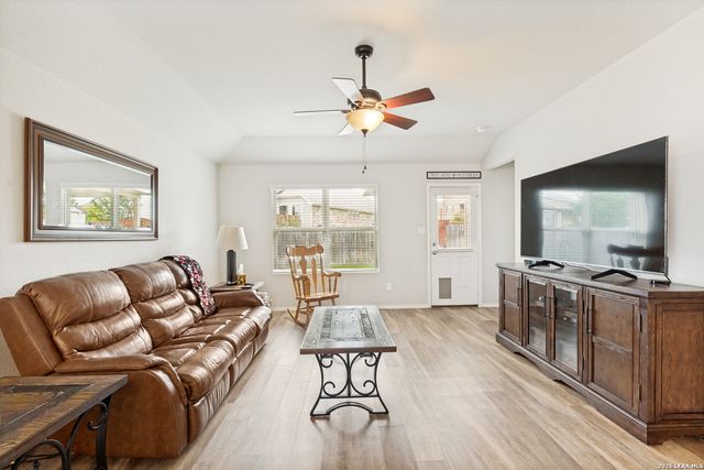 1860 Danube, New Braunfels, TX 78130