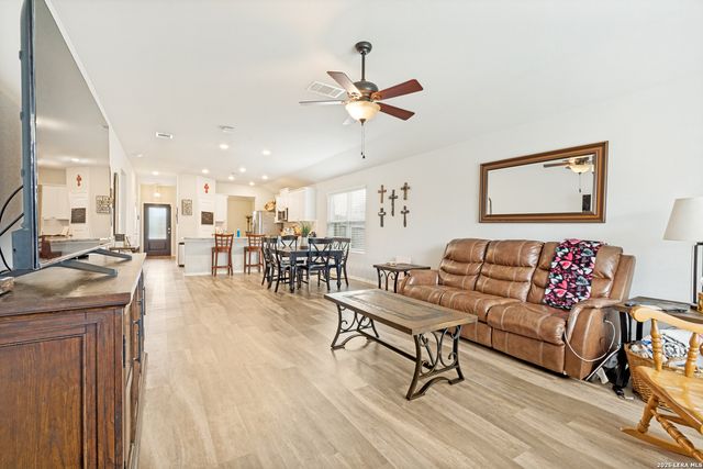 1860 Danube, New Braunfels, TX 78130