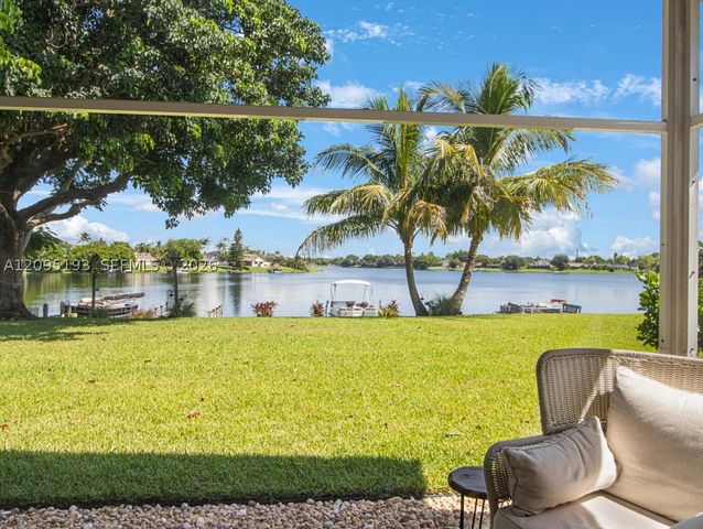 12911 Upper Cove Dr, Wellington, FL 33414