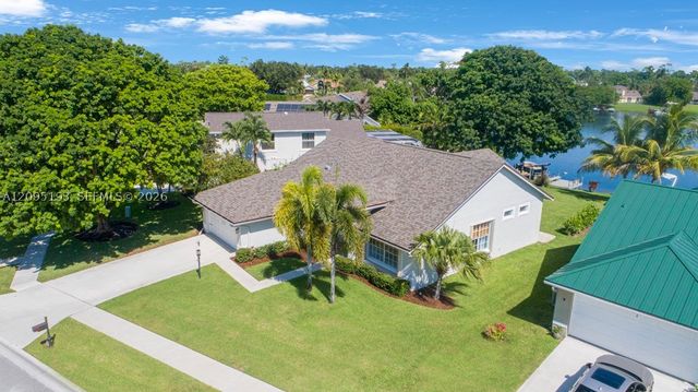 12911 Upper Cove Dr, Wellington, FL 33414