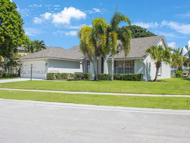 12911 Upper Cove Dr, Wellington, FL 33414