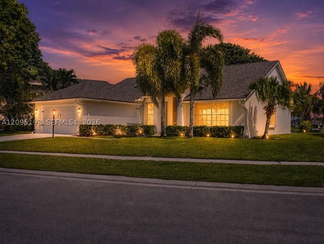 12911 Upper Cove Dr, Wellington, FL 33414