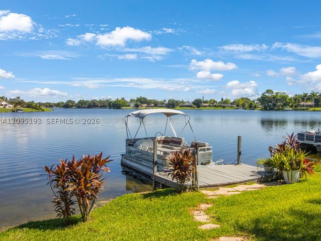 12911 Upper Cove Dr, Wellington, FL 33414
