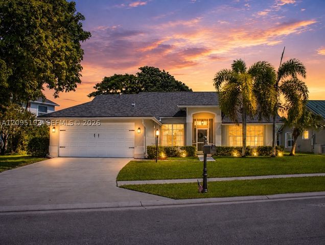 12911 Upper Cove Dr, Wellington, FL 33414