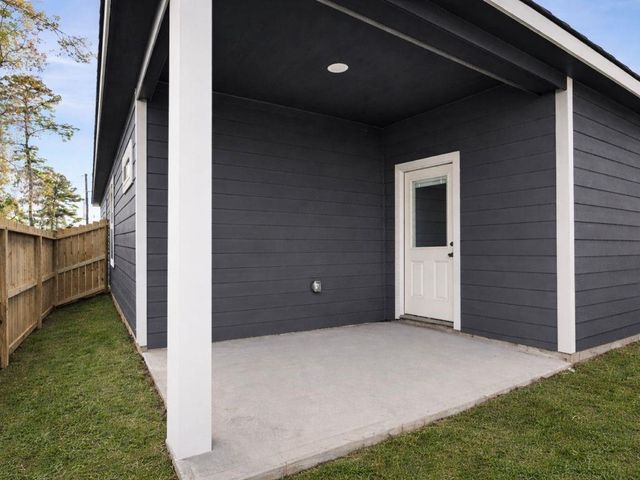 16902 W Alderson, Montgomery, TX 77316