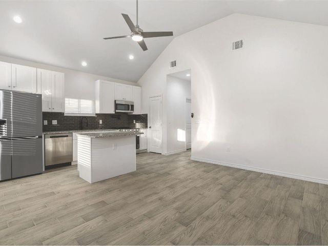 16902 W Alderson, Montgomery, TX 77316