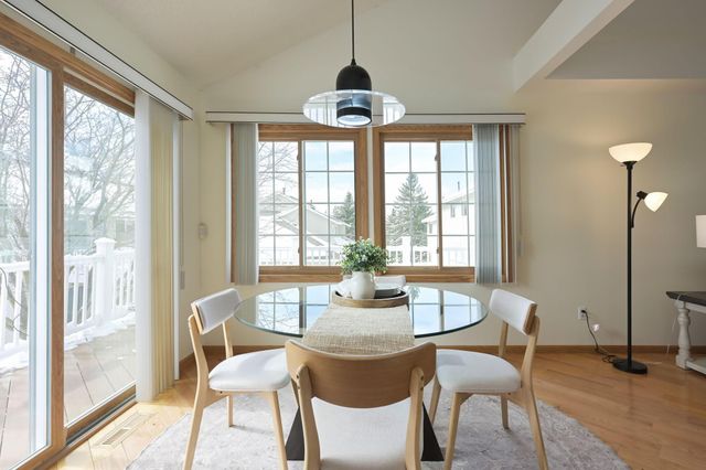 2885 Devonshire Place, Woodbury, MN 55125