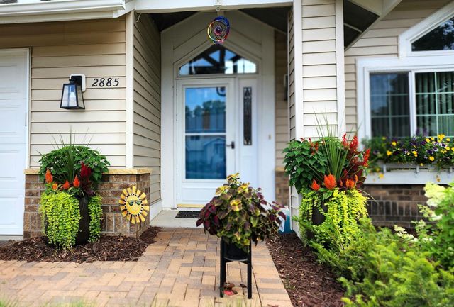 2885 Devonshire Place, Woodbury, MN 55125