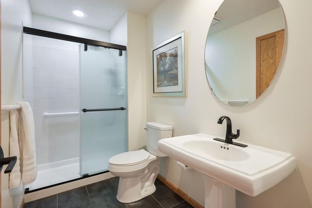 2885 Devonshire Place, Woodbury, MN 55125