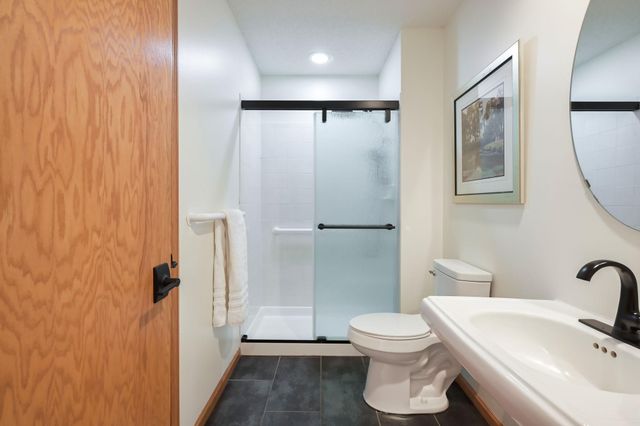 2885 Devonshire Place, Woodbury, MN 55125