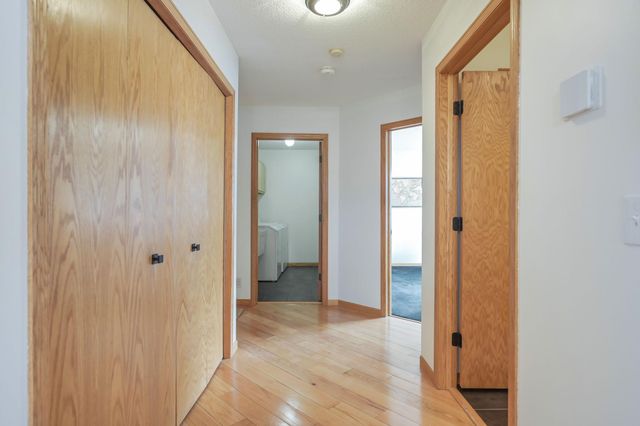 2885 Devonshire Place, Woodbury, MN 55125