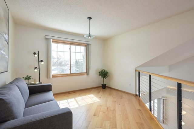 2885 Devonshire Place, Woodbury, MN 55125